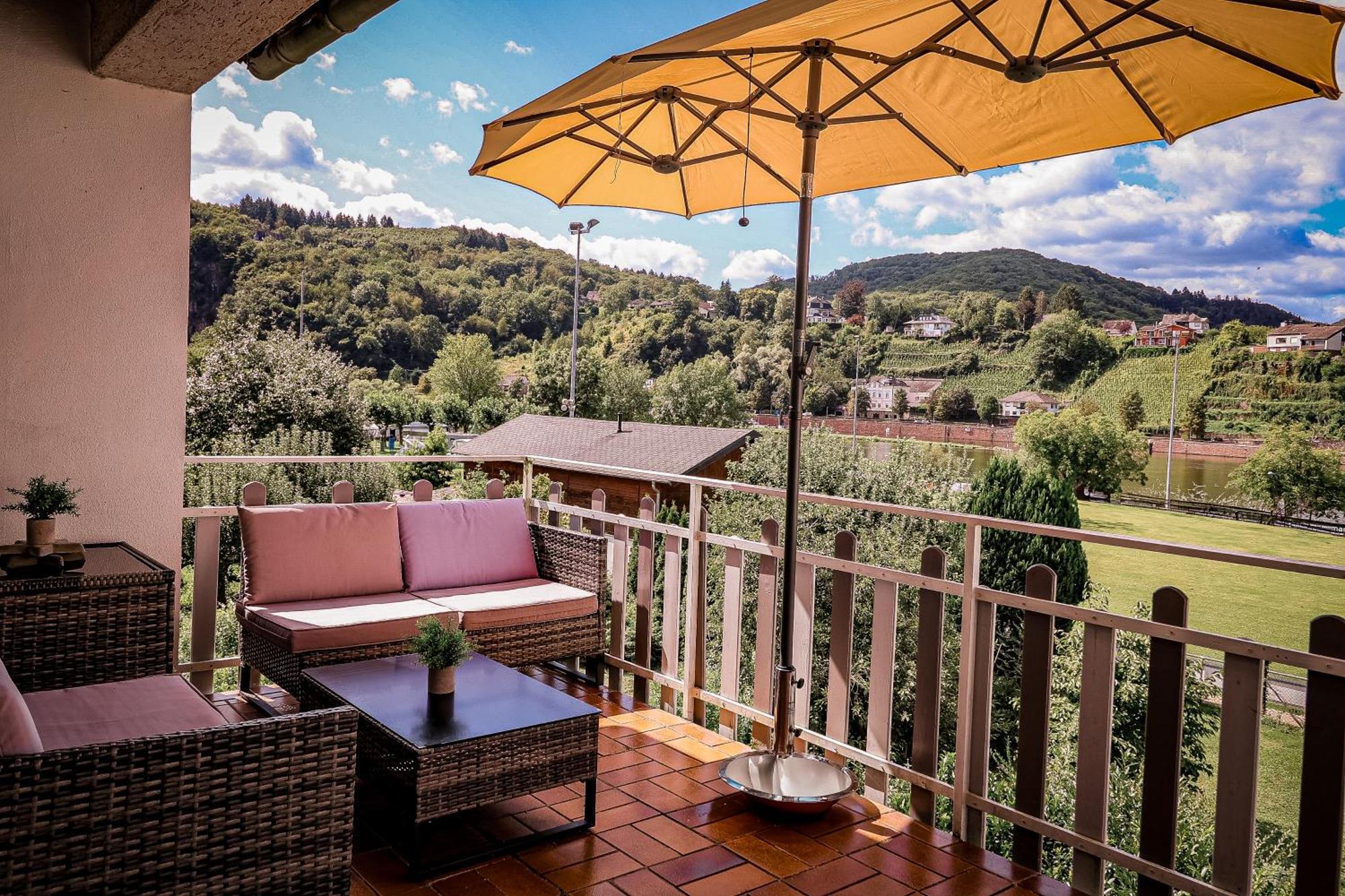Traumaussicht Kamin Balkon Burgblick 65 Zoll Tv Netflix Sky Joyn Lindenplatz Lejlighed Bullay Eksteriør billede
